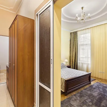 3х комнатная уютная в центре львова Apartment Lemberg