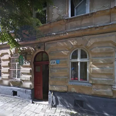 3х комнатная уютная в центре львова לבוב